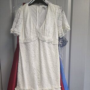 CITY VIBES JRs White Ruffled Zippered Lined Short Sleeve V Neck Size 7 NWOT